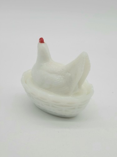Plato vintage de vidrio Westmoreland gallina sobre nido vaso de leche de 3,5"" dulces/baratitas - Imagen 3 de 12