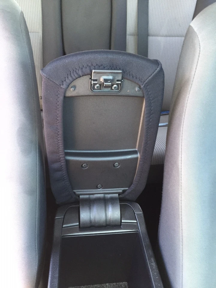 Capa de console automático - Compatível com Toyota Rav4 2014-2018 - Material de lã (RAV4) - Imagem 2 de 3