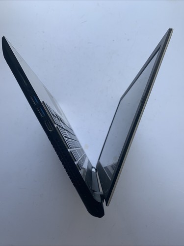 Toshiba Satellite L55-C i5-5200u CPU @2.20GHz 8GB /128GB SSD Windows 11 Pro - Picture 4 of 7