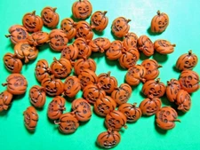 (50) NEW 7/16" JACK-O-LANTERN PUMPKIN ORANGE PLASTIC SHANK HALLOWEEN BUTTONS-H1