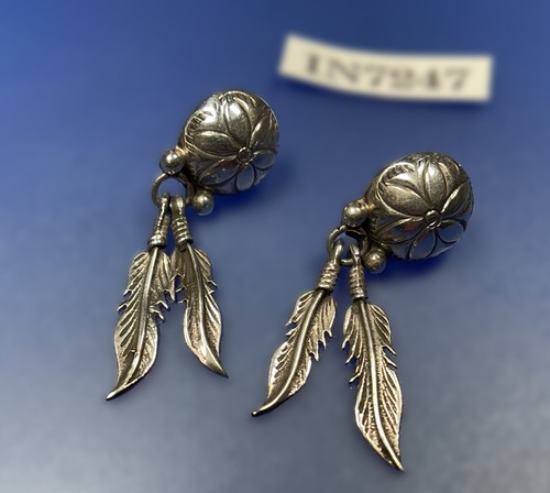 Vintage Native Southwest Sterling Silver Concho Feather Pierced Earrings IN7247 - Picture 4 of 12