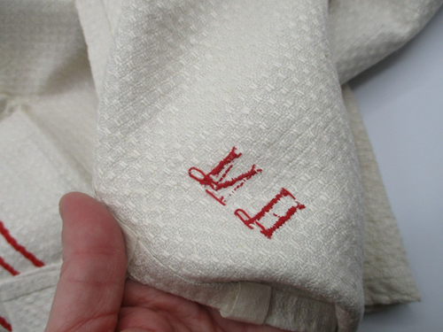 5 ANTIQUE WOVEN COTTON BATH TOWELS with RE STRIPES 18" X 42" WITH LOOPS ON ENDS - Picture 5 of 5