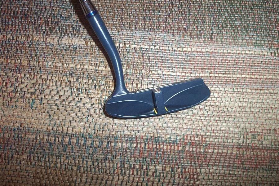 BRAND NEW Tommy Armour Butterfly T Line A model putter right hand lady 32 inch - Image 2 of 4