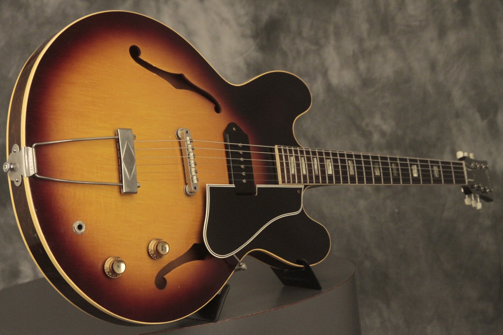 original 1962 Gibson ES-330 Sunburst - Picture 15 of 24