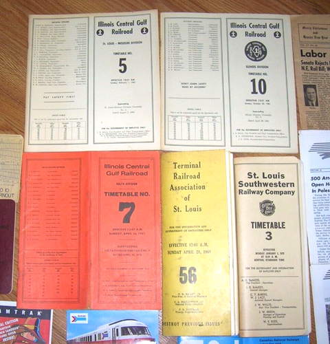 17 Pieces Railroad Memorabilia-Illinois Central Employee Timetables-Other Items - Picture 3 of 6