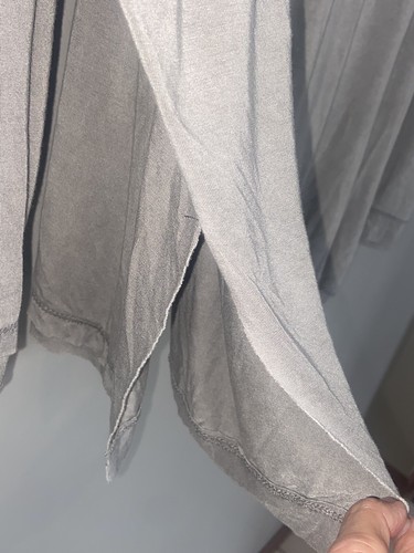 NEW W/Tag Davi & Dani 3X Rayon Blend Gray V-Neck Blouse - Picture 4 of 7