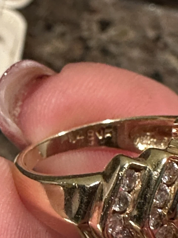 Anel cluster de diamantes naturais grande ouro amarelo 14K 8g tamanho 8 - Imagem 3 de 4