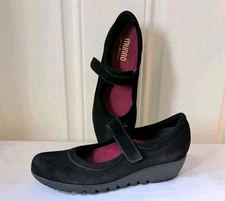 Munro Pia Mary Jane Wedge Size 8N Black Nubuck Hook & Loop Straps 