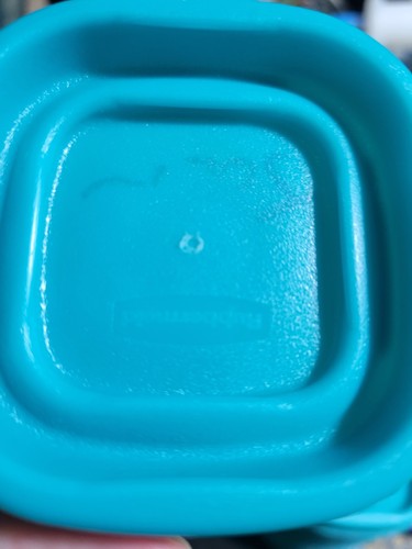  Rubbermaid 7J53 - Juego de 5 contenedores de 4 oz y tapas fáciles de encontrar aguamarina - Imagen 4 de 4