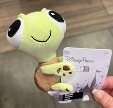 Imán de Peluche Tortuga Chorro Buscando a Nemo Parques Disney Nuevo con Etiqueta