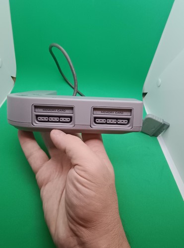 Multitap PS1 Sony Originale Perfettamente Funzionante Multi Player Playstation 1 - Foto 10 di 12