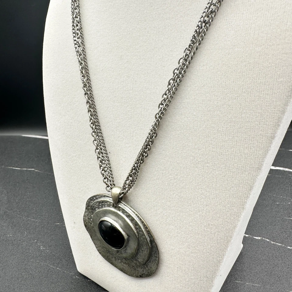 Ruby RD. Collar Colgante Étnico Negro Piedra Vidrio Ónix Tono Plateado Langosta Foto 4 de 4