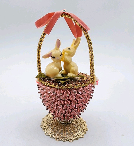 Vintage Pink Sequin Beaded Easter Basket Rabbits Figure Bunny Diorama Kitschy 5" - Picture 2 of 8