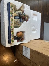 Jim Shore 4005320 Delivering Winter Wishes Santa on Polar Bear with Box *Flawed