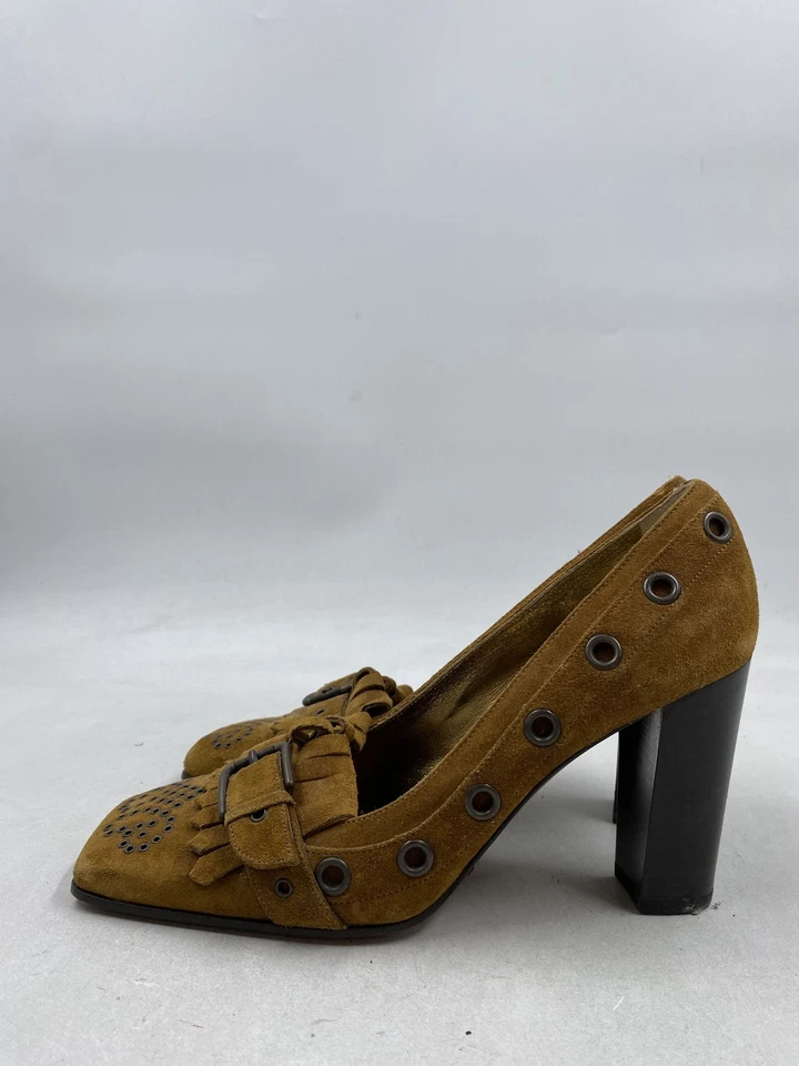 Zapatos de tacón alto Dolce Gabbana de gamuza tostada con hebilla W 8 Foto 3 de 4