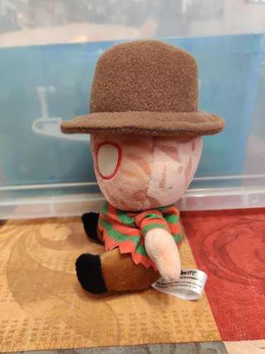 Funko Mopeez: Horror Freddy Krueger Nightmare on Elm Street 6" Plush - Picture 5 of 6