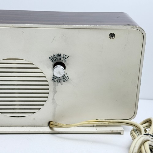 Vintage Zenith Model F-252W AM/FM Alarm/Clock Radio - Working Great - Picture 6 of 17