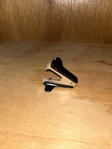 Staple Remover Tool, Staple Puller Remover, Jaw Style Black for Office School - Picture 1 of 10