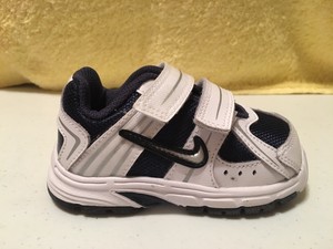 infant size 5 white shoes