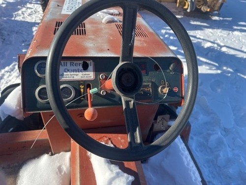 2002 Ditch Witch 3700 4x4 Trencher OROPS # 4271 - Picture 7 of 24