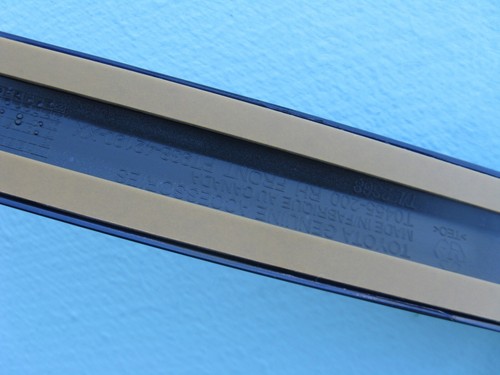 19 20 21 22 23 24 TOYOTA RAV4 FRONT RIGHT PASSENGER SIDE DOOR TRIM MOLDING BLUE - Picture 3 of 4