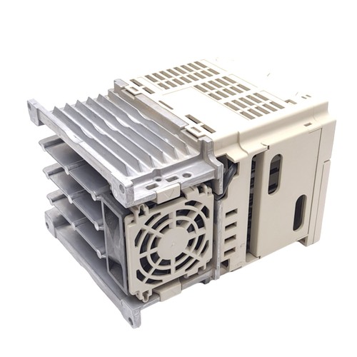 Yaskawa CIMR-V7CC41P5 VS-606V7 Inverter, 3-Phase, 400VAC In, 460VAC 4.8A Out - Picture 7 of 8