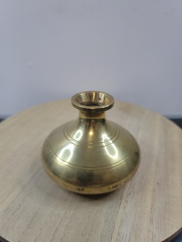 Vintage Brass Kalash Vase Golden made in India 3"  - Imagen 1 de 6