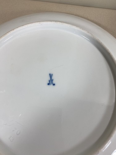 Coppia 9 piatti Meissen 1/8" con bordo a goccia smerlato e fiori dipinti a mano - Foto 9 di 10