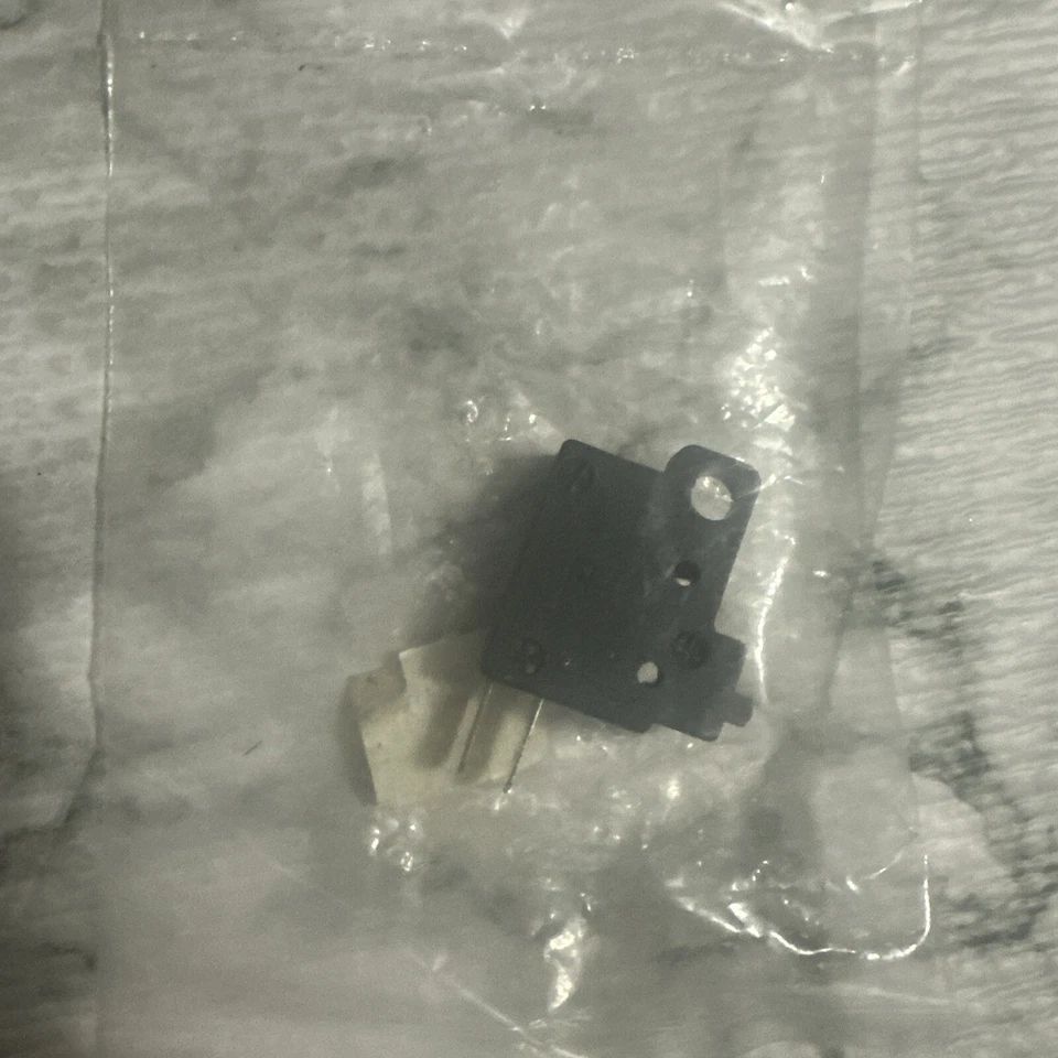 K&L 21-1235 FRT. INTERRUPTOR DE LUZ DE FRENO SE ADAPTA A HONDA Foto 3 de 4