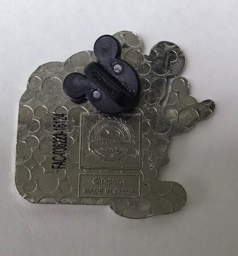 Vintage Disney Metal Mickey Mouse “I Love You” Collector Pin - Picture 2 of 6