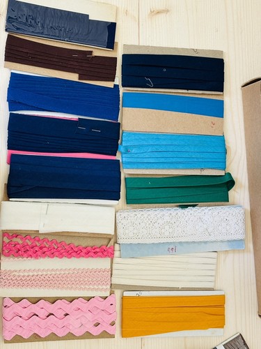 Large Lot of Vintage Ribbons Trims & lace For Sewing & Crafts - Picture 2 of 5