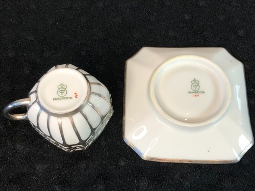 Taza Demitasse de porcelana cuadrada Fraureuth Alemania 1899-1926 superposición de plata fina - Imagen 10 de 14