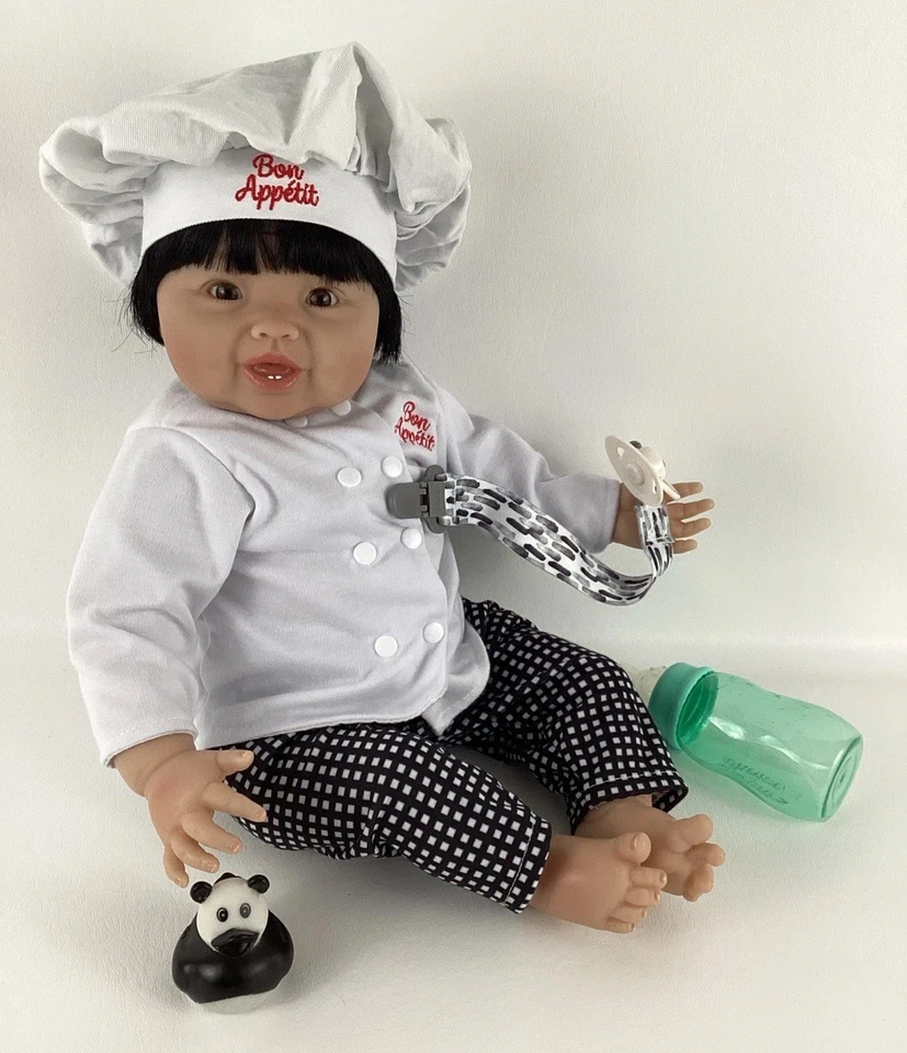 Paradise Galleries Bon Appetit Muñeca Asiática Bebé Tela Cuerpo Ping Lau Vinilo Suave Foto 4 de 4