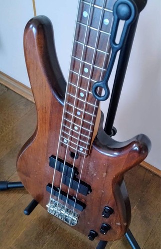 YAMAHA Motion B MB-40 // Electric Bass Guitar - Picture 3 of 10