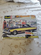 Revell '67 Plymouth GTX 2 in 1 Muscle Car 1/25 Model Kit #85-2386 NIB