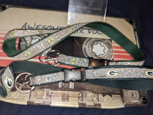 Green Bay Packers & Milwaukee Bucks Silvery Glitter/Green Clip Detaching Lanyard