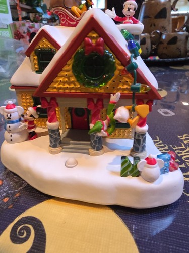 2024 Hallmark Ornament Merriest House in Town Disney Mickey Mouse No Box Magic - Picture 8 of 12