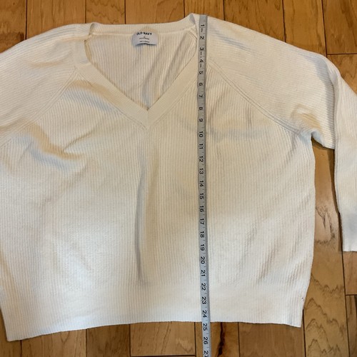 OLD NAVY SoSoft 2X Loose V-Neck Sweater Color: Creme De La Creme - Picture 10 of 12