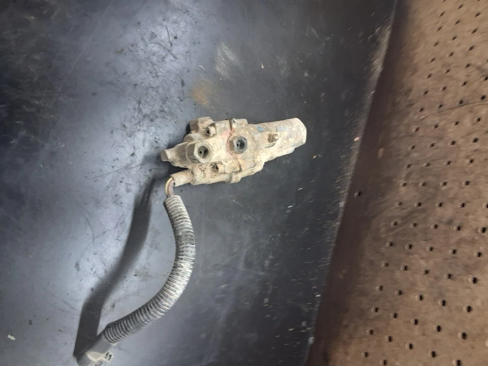 Unidad de válvula hidráulica de freno antibloqueo ABS Ford F150 F250 F350 Bronco 1987-1994 Foto 2 de 4