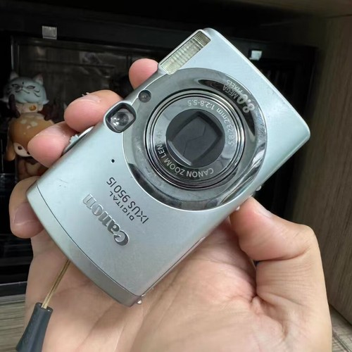 Canon IXUS 950 IS 8.0MP 4x Optical Zoom CCD Digital Camera - Silver 100% Working - Picture 3 of 6