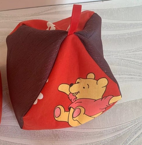 Pooh Bear & Piglet - iPad Pro tablet cushion Beanbag Tablet Desktop stand holder - Foto 2 di 9