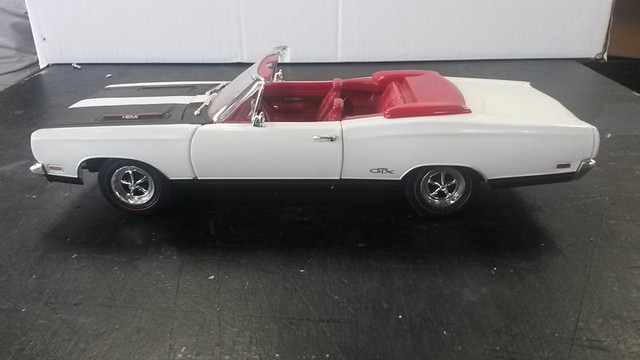 Ertl 1969 Plymouth Gtx Convertible 1 18 Cast Car For Online Ertl 1969 Plymouth Gtx Convertible 1 18 Cast Car