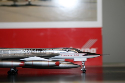Herpa 1:200 USAF Convair XB-58 Hustler (B-58) 55-0660 (559850) Model Plane - Picture 2 of 8