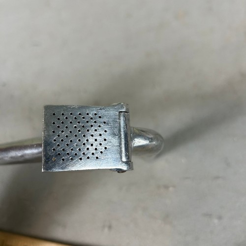 Vintage Mrs. Damar Aluminum Garlic Press Kitchen Handheld Made in Italy - Picture 2 of 5