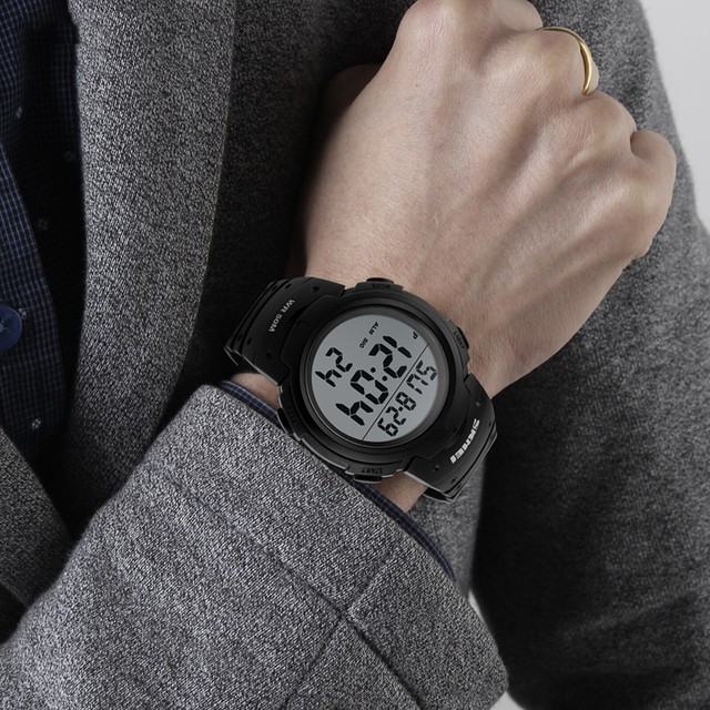 mens digital watches with large numbers