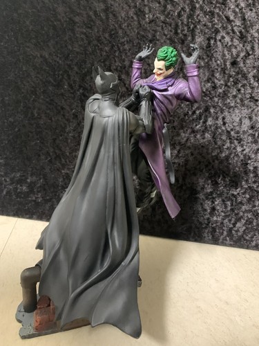 Batman Vs Joker Arkham Origins 2013 Figure/Statue DC Comics - Picture 5 of 11