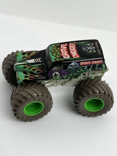 Grave Digger Bad Bone Monster Truck 58701 ©SML Monster Jam Made in Vietnam - Picture 3 of 8