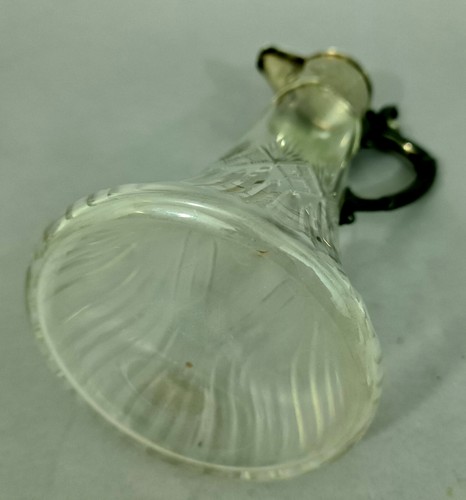 A1313 Jugendstil-Karaffe mit floraler Zinnmontage, Facettschliff, um 1900,H=31cm - Picture 8 of 9