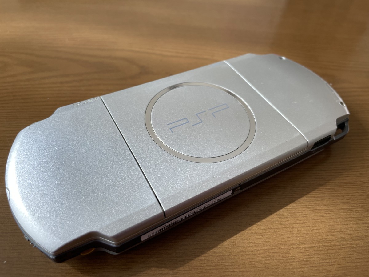 SONY - PSP-3000 MYSTIC SILVER セット Sony PSP 3000 Mystic Silver Handheld Console - PlayStation