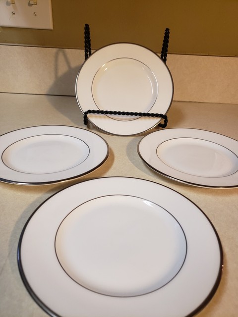 Vintage Royal Doulton Signet Fine Bone China Dessert Plates England Set Of 4 Vintage Royal Doulton Signet Fine Bone China Dessert Plates England Set Of 4